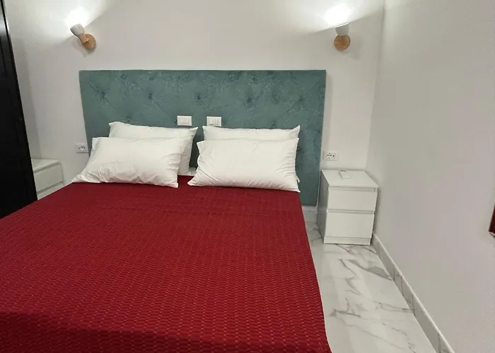Konukevi Dahlia Rossa 3*
